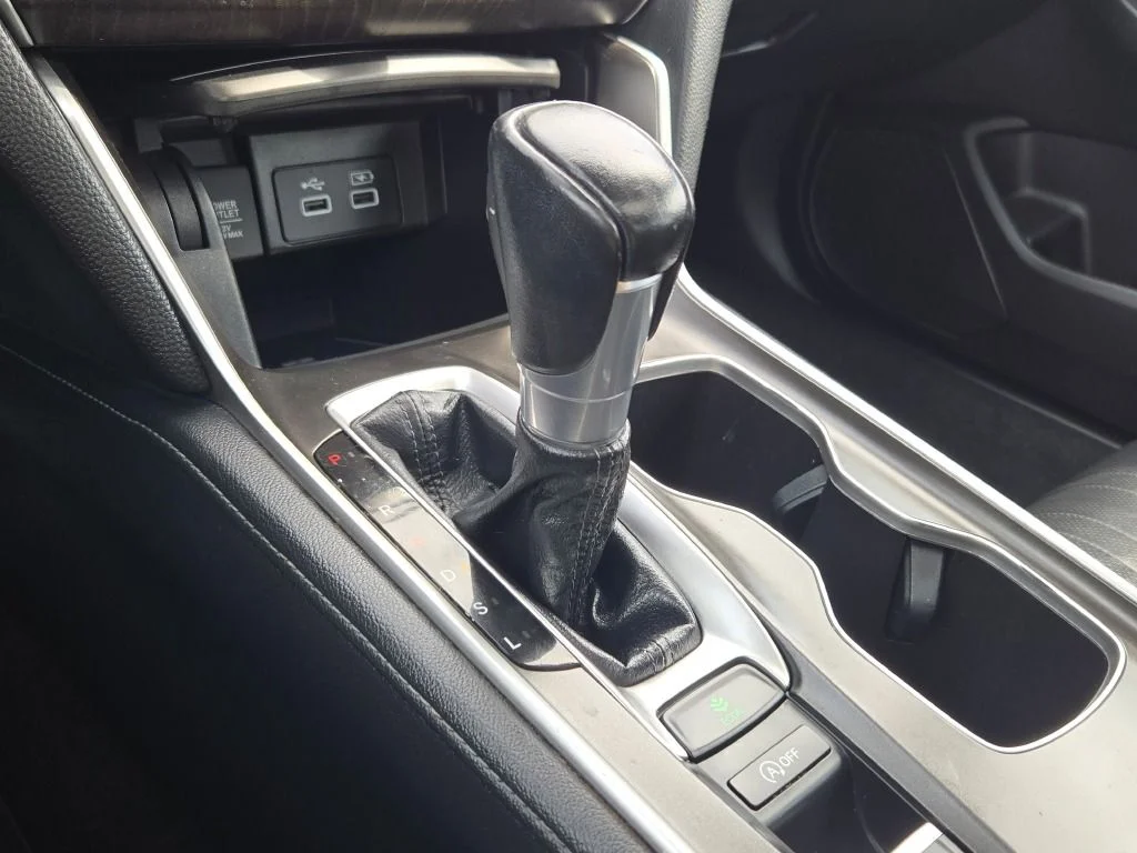 Used 2022 Silver Honda EX-L image 26
