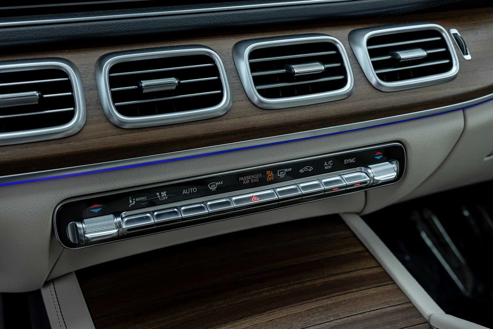 New 2026 Polar White Mercedes-Benz GLS 450 image 17