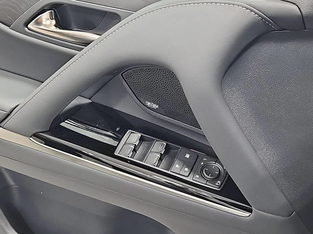 New 2026 Eminent White Pearl Lexus LUXURY image 27