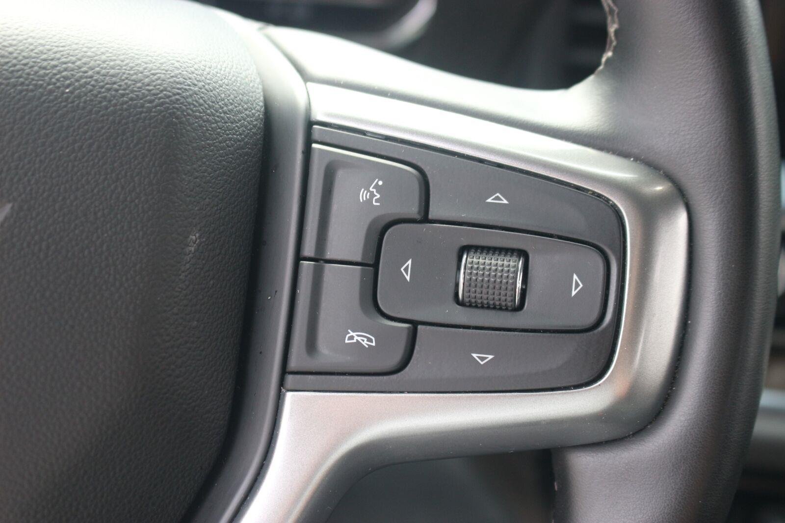 Used 2025 Cypress Gray Chevrolet LT image 24