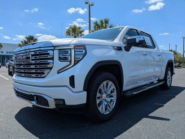 Used 2024 White Frost Tricoat GMC Denali image 8