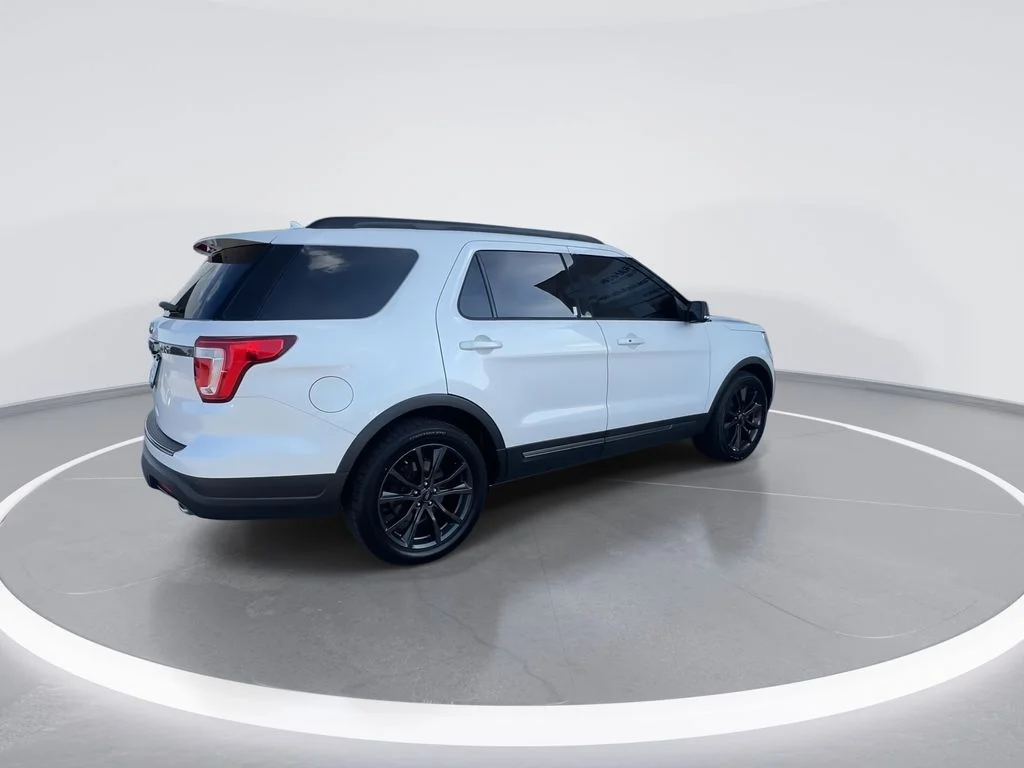 Used 2018 White Ford XLT image 8