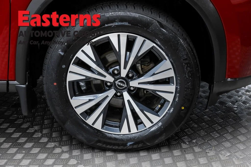 Used 2023 Red Nissan SV image 29