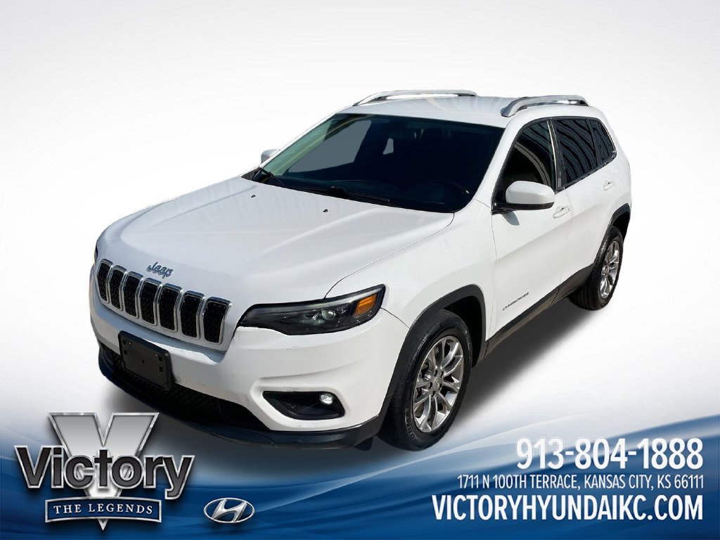 Used 2019 White Jeep Latitude Plus image 1