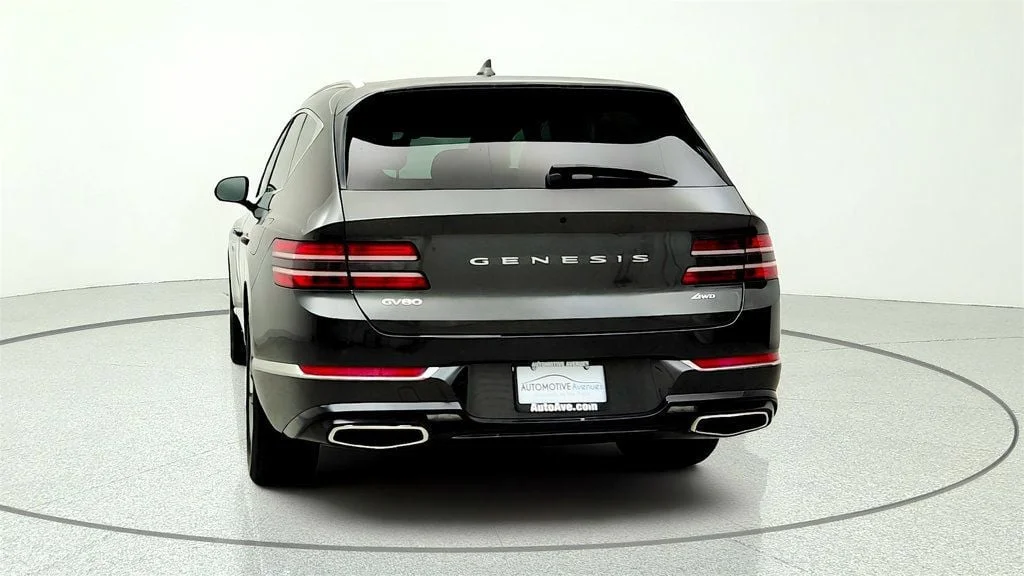 Used 2024 Makalu Gray Genesis 2.5T AWD w/ Advanced Package, Roof Rack & Illuminated Sills image 6