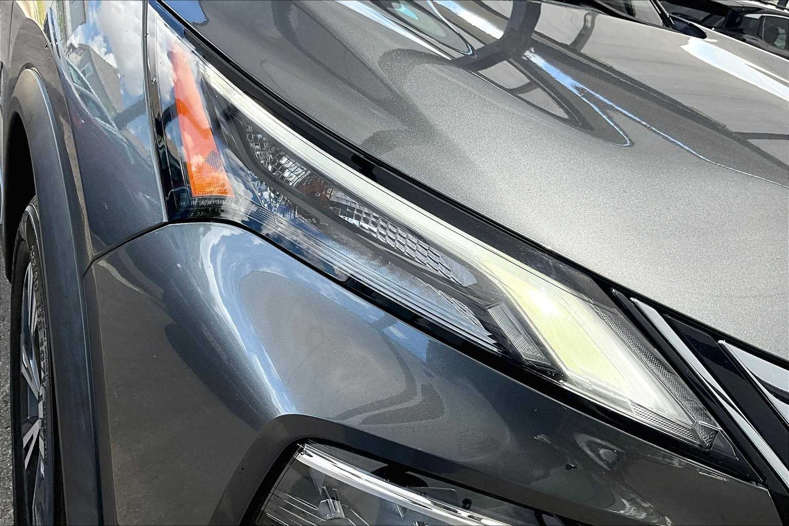 Used 2021 Gun Metallic Nissan SV image 27