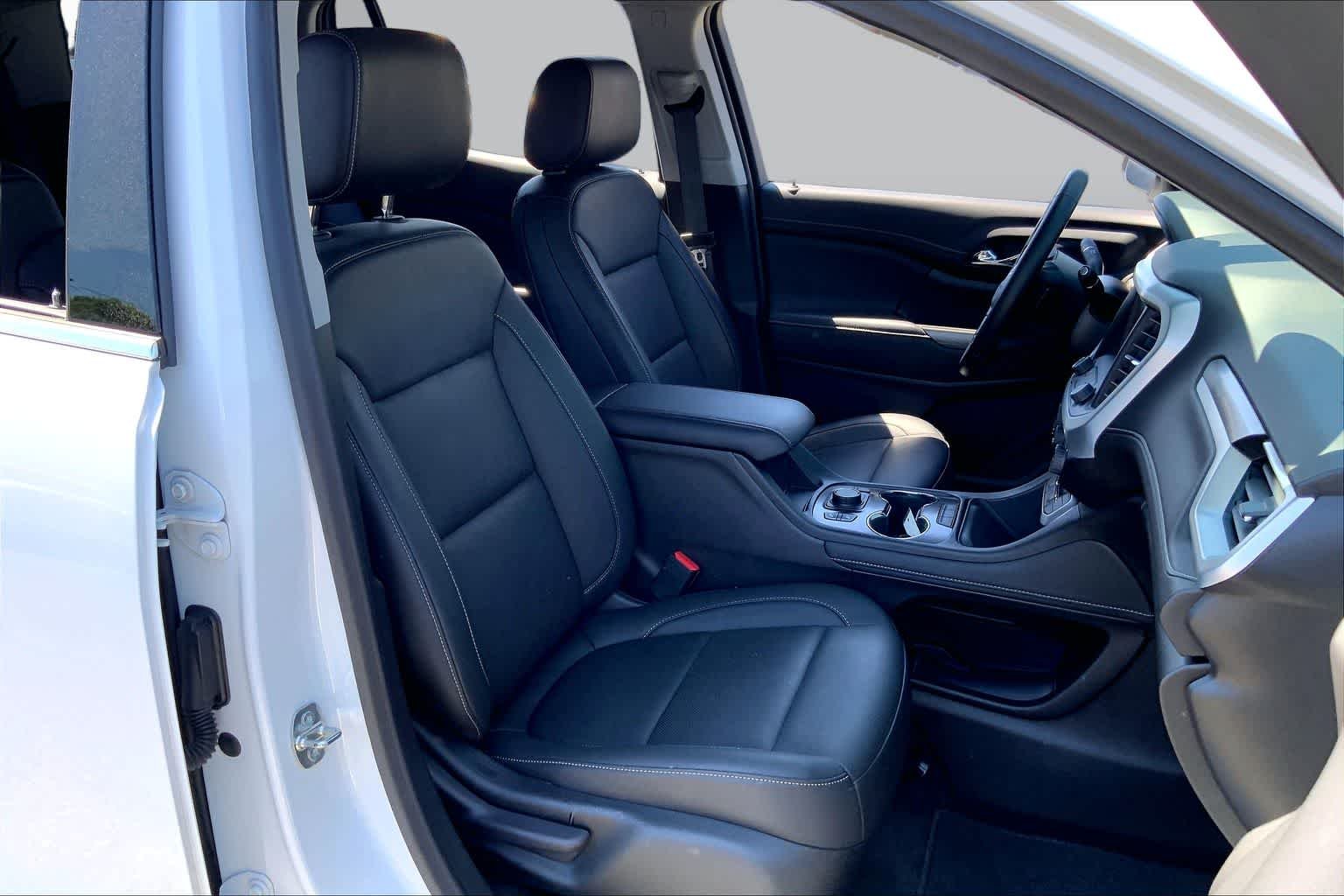 Pre-Owned 2023 GMC Acadia SLT
