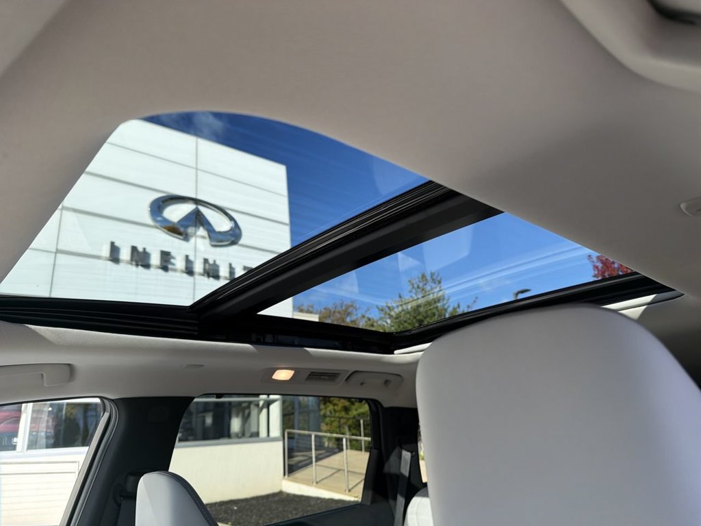 Certified Used 2026 White INFINITI LUXE image 25