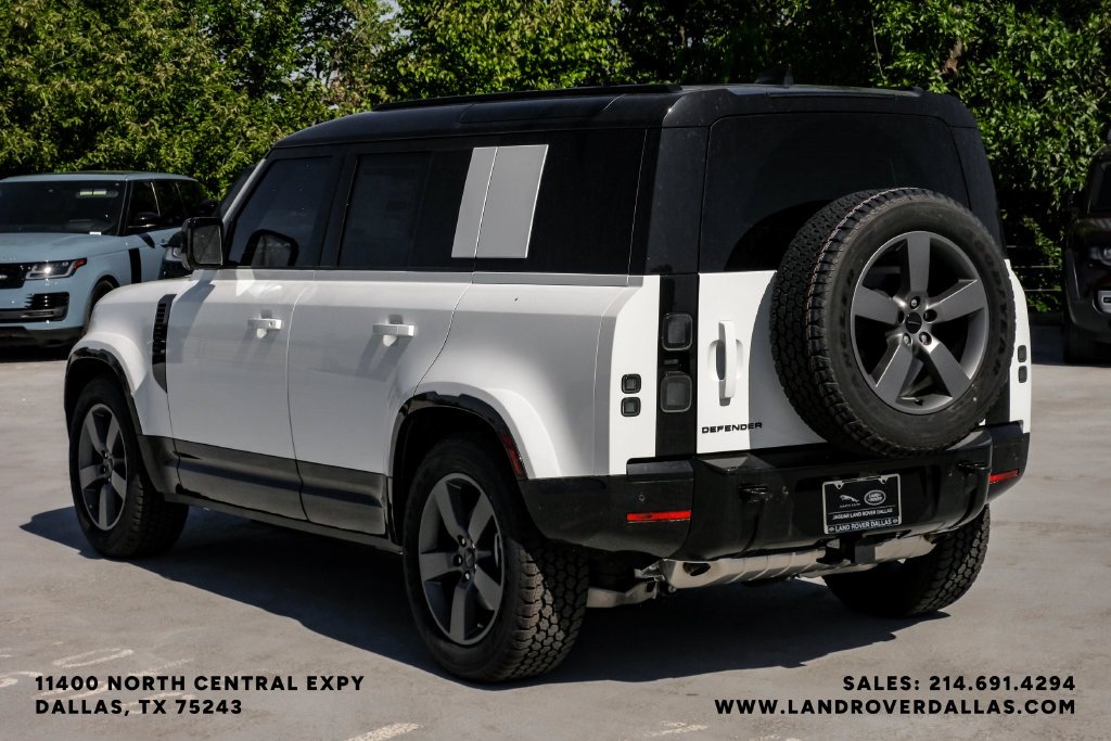 New 2026 Fuji White Land Rover X-Dynamic SE image 8