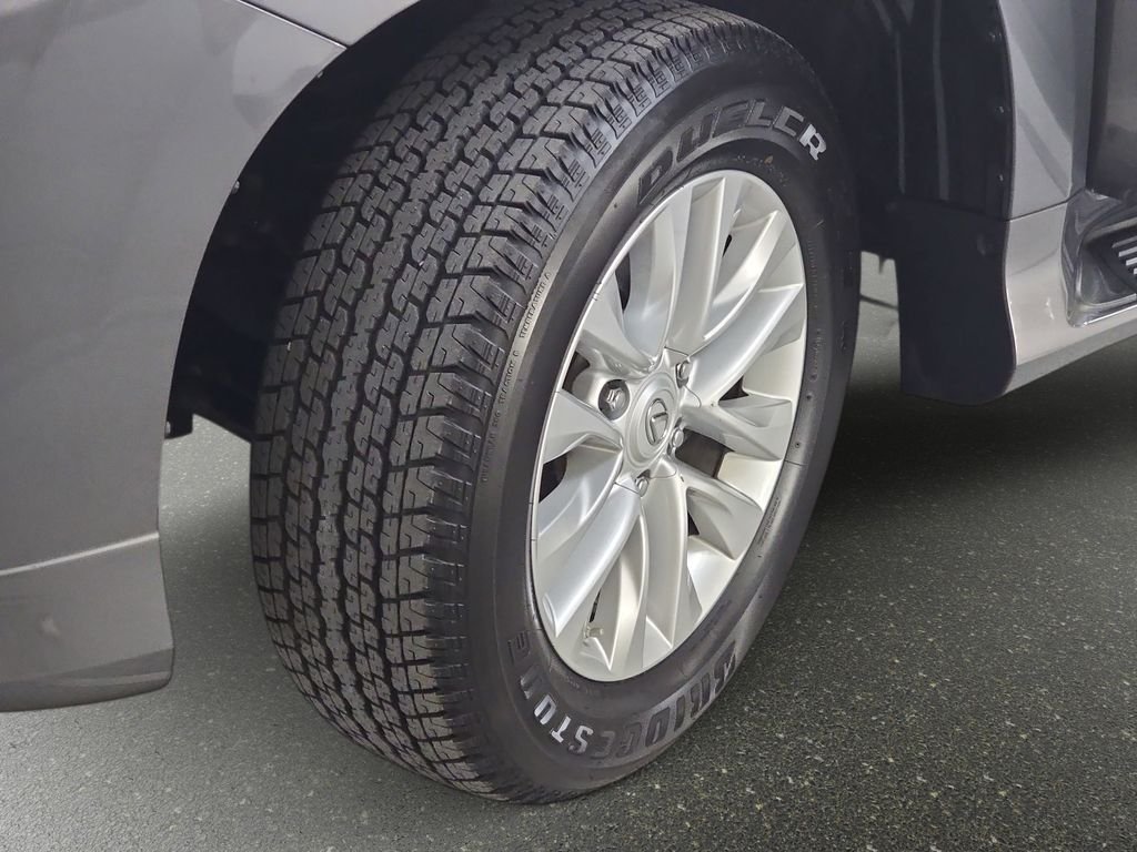 2022 Lexus GX Base - Photo 32