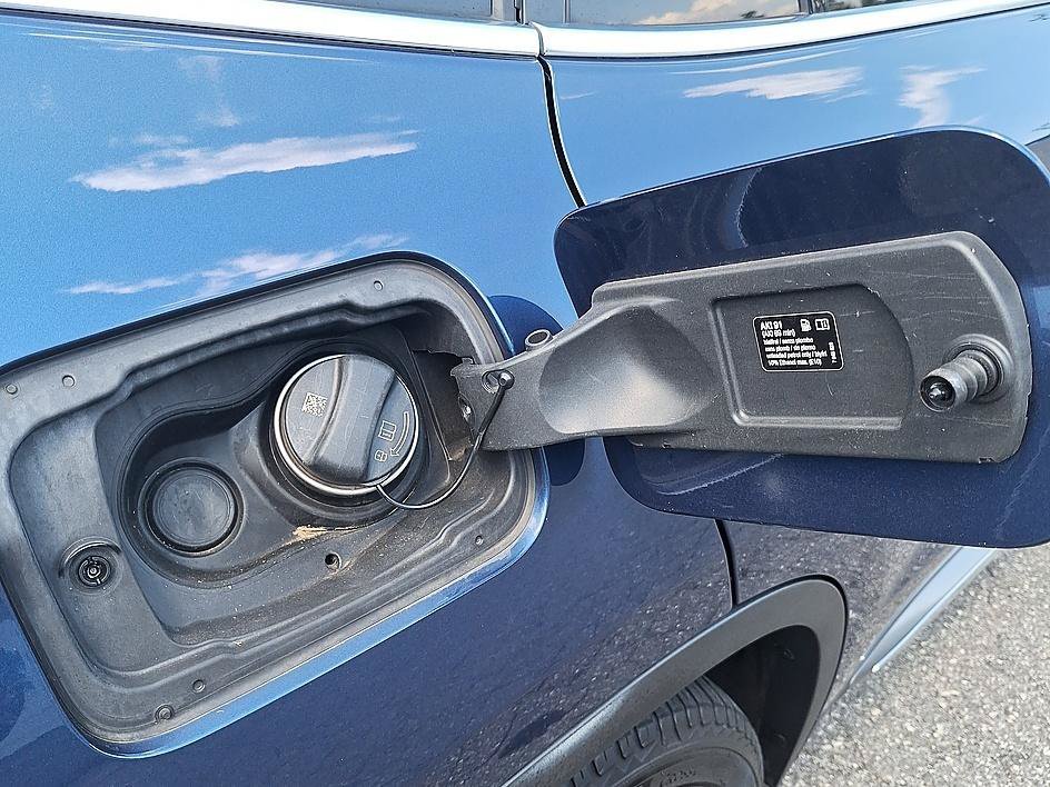 Used 2019 Blue Metallic BMW xDrive30i image 26