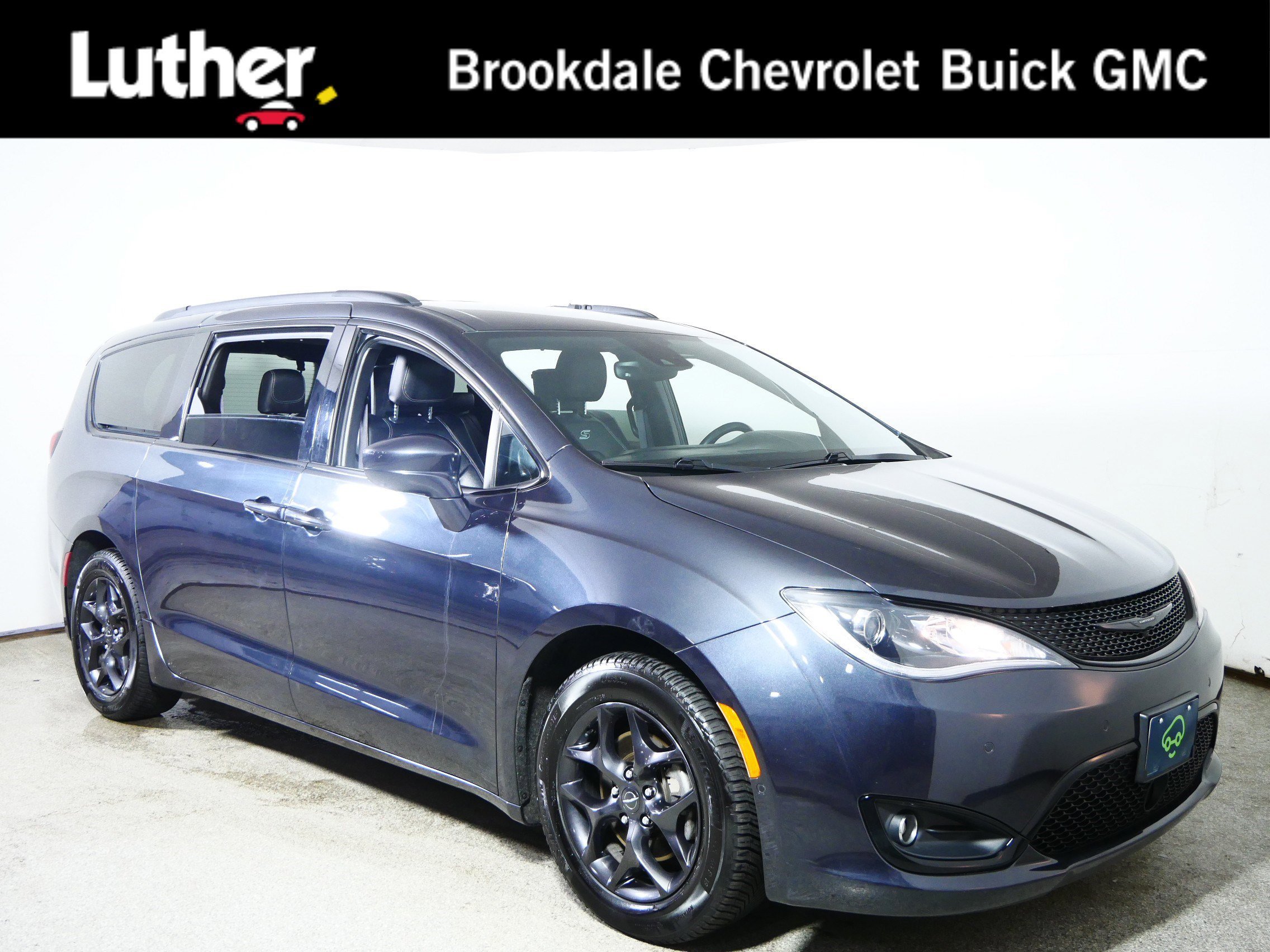 2019 Chrysler Pacifica Touring L Plus's photo