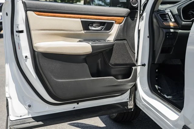 Used 2022 White Honda EX image 38