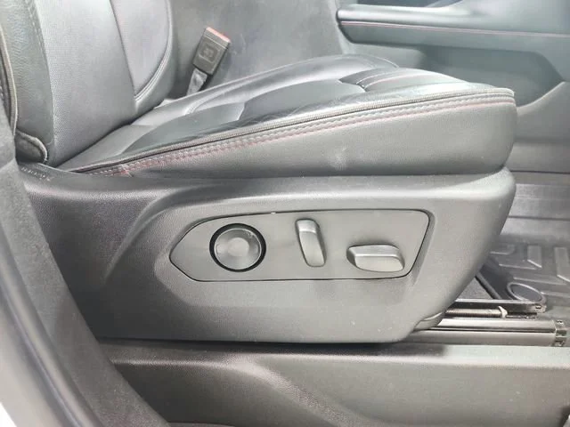 Used 2021 Summit White Chevrolet RST image 42