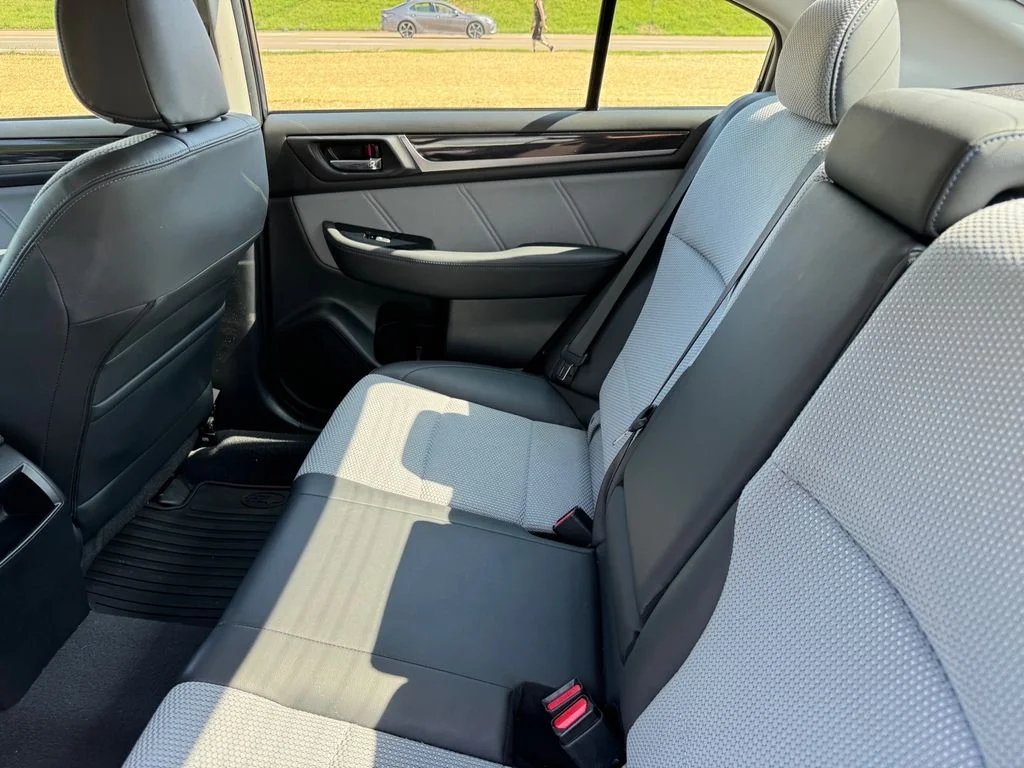 Used 2017 Gray Subaru 2.5i image 8