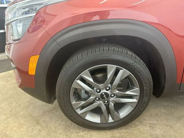 Used 2023 Orange Kia S image 20