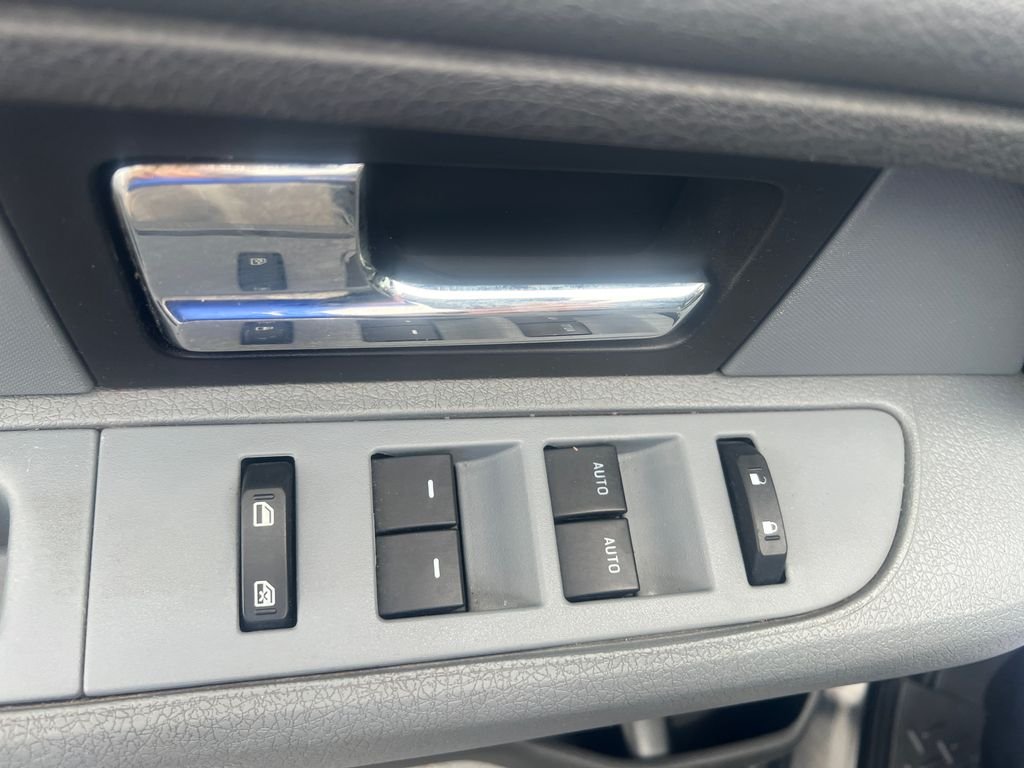 Used 2013 Black Ford XLT image 14