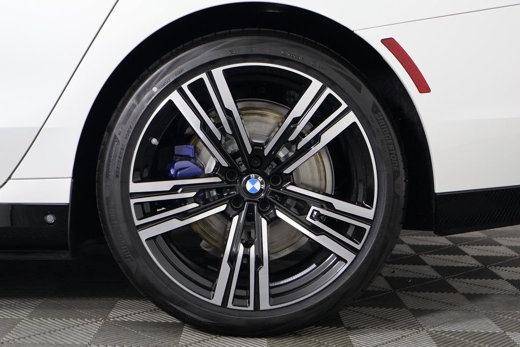 2026 BMW 7 Series 750e - Photo 10