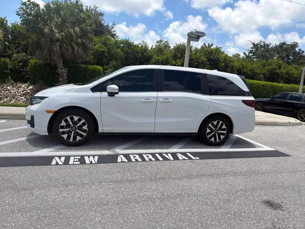 Certified Used 2025 Platinum White Pearl Honda EX-L image 2