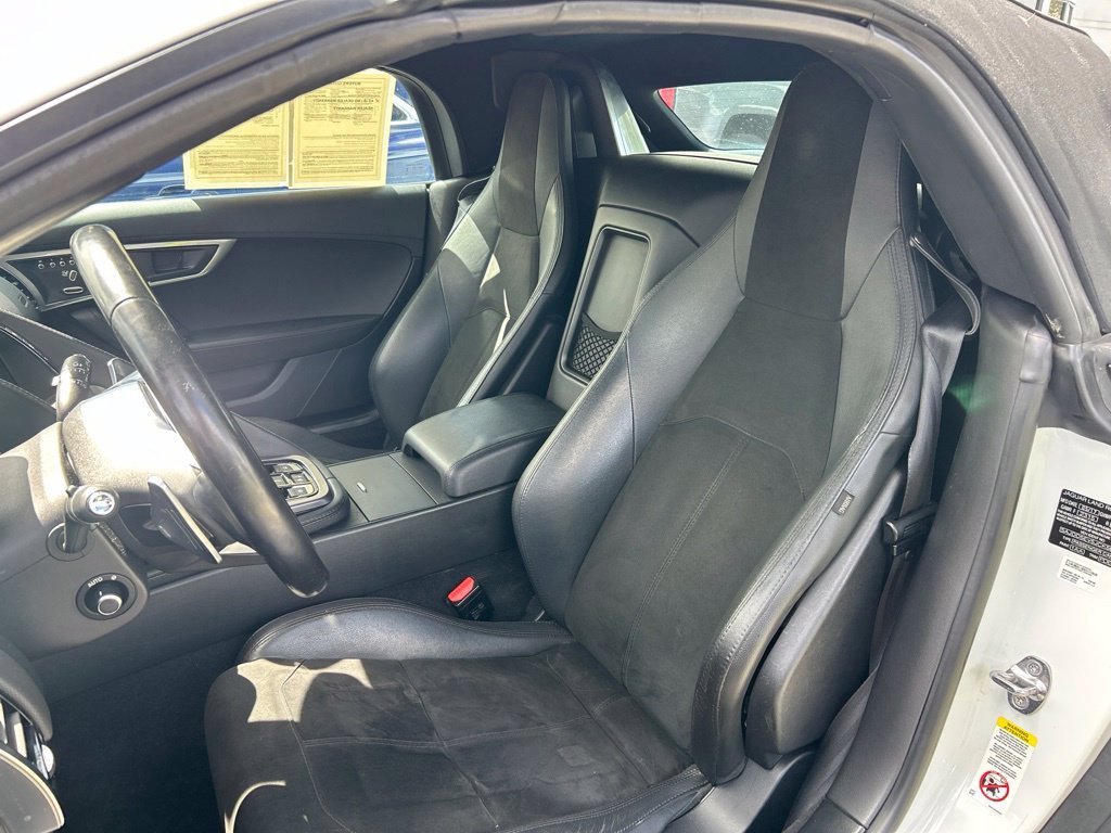 Used 2018 White Jaguar Base image 13