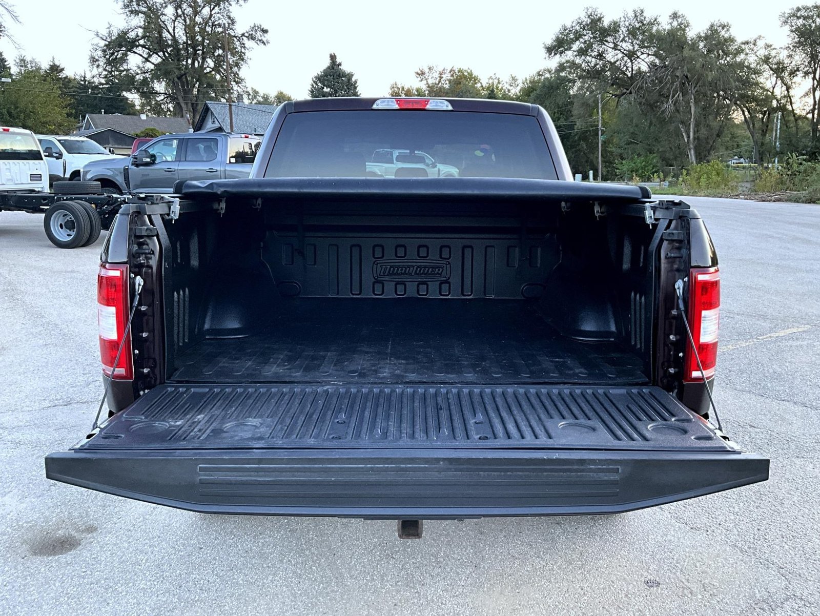 Used 2019 Red Ford XL image 9