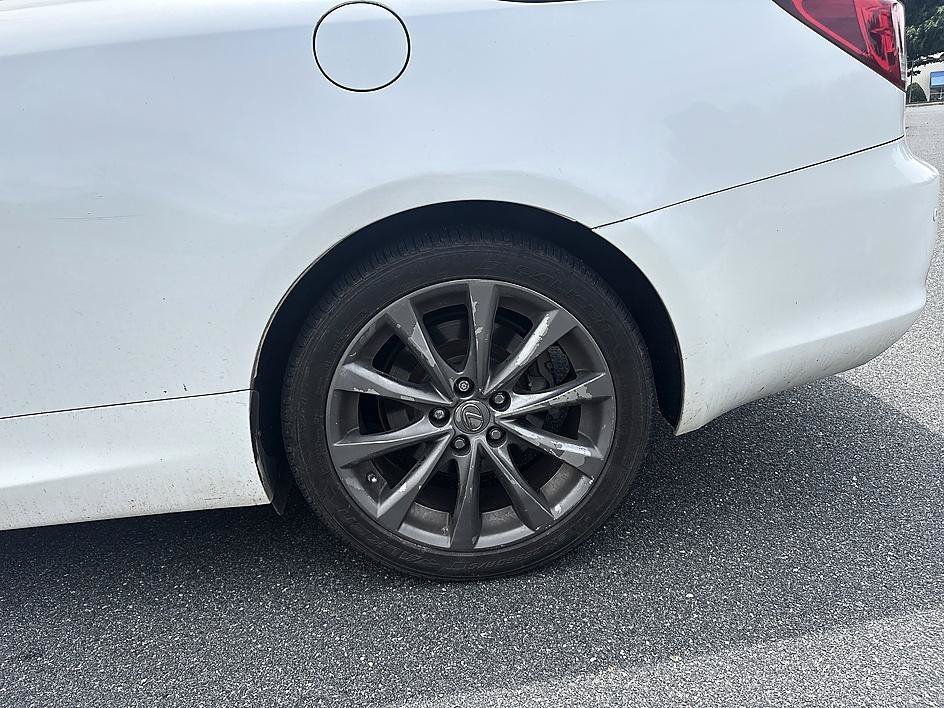 Used 2013 Starfire Pearl Lexus 250 C image 10