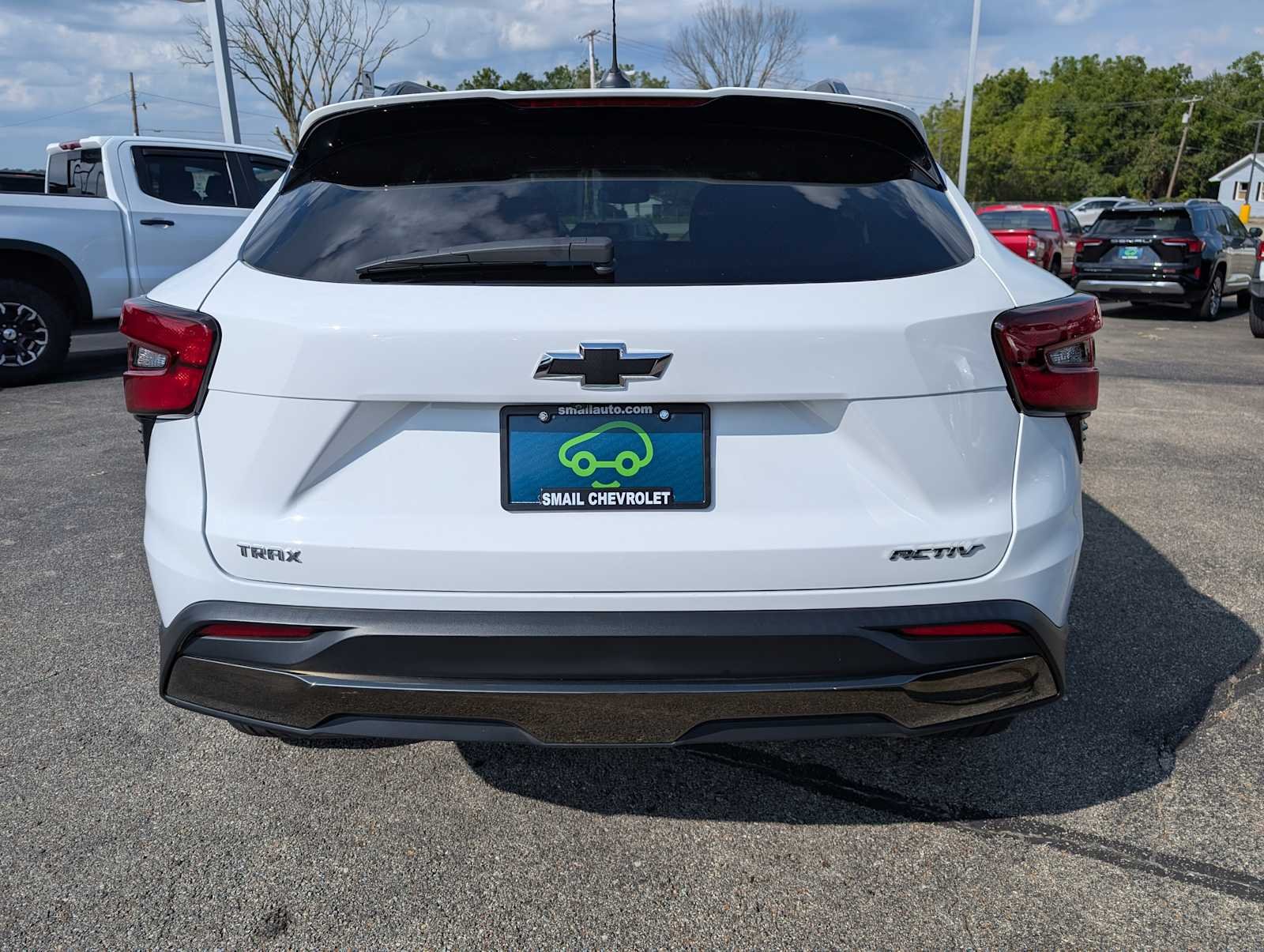 Used 2024 Summit White Chevrolet ACTIV image 9