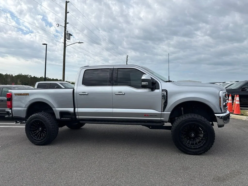 2024 Ford F-250 Lariat 4x4 Crew Cab 6-3/4' Box's photo
