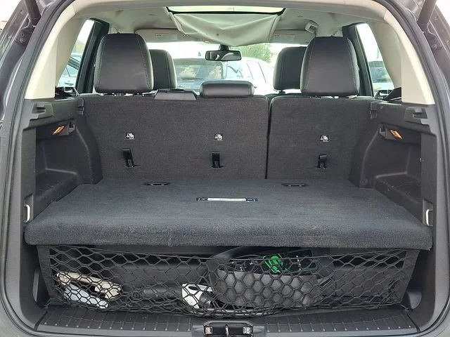 Used 2016 Gray Ford SEL image 29