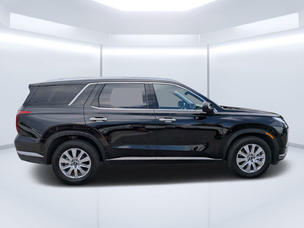 Certified Used 2025 Black Hyundai SEL image 2
