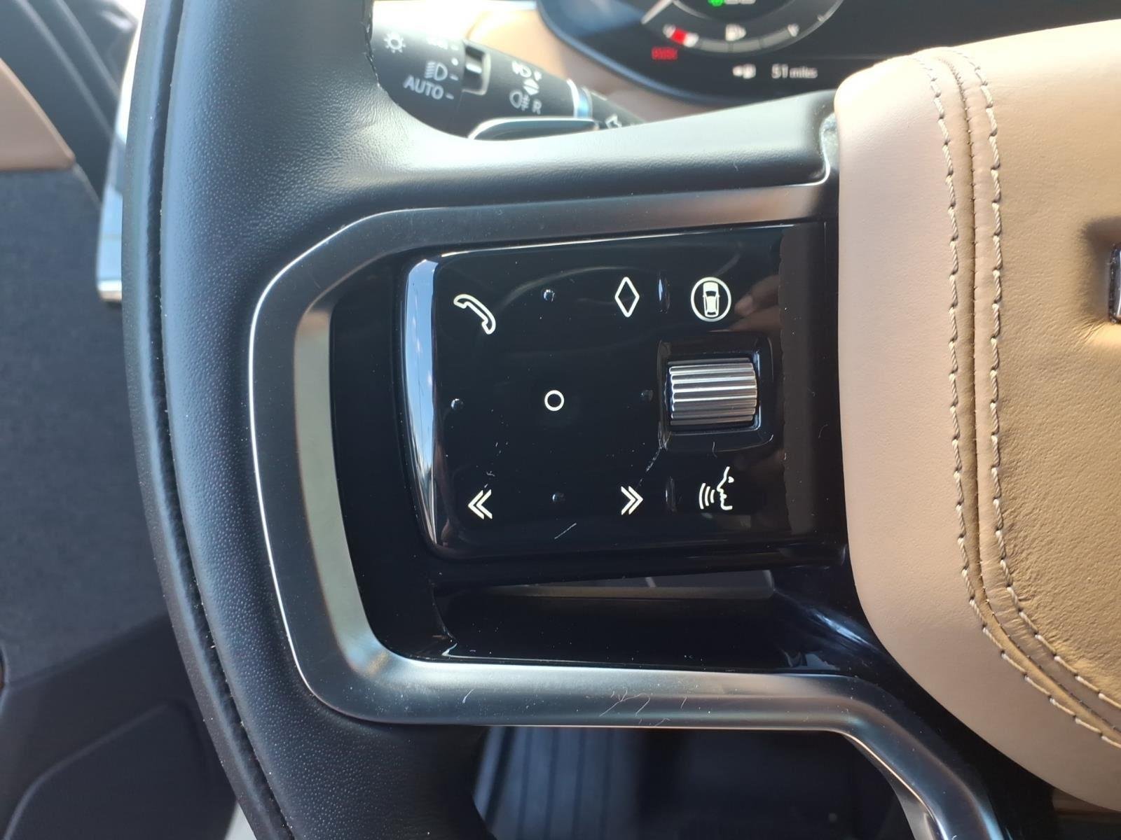 Used 2024 Fuji White Land Rover SE image 28