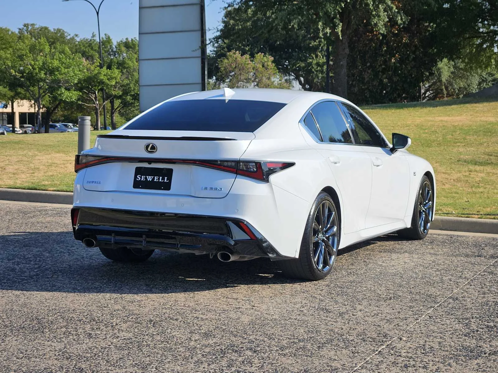 Used 2022 Ultra White Lexus F SPORT image 4