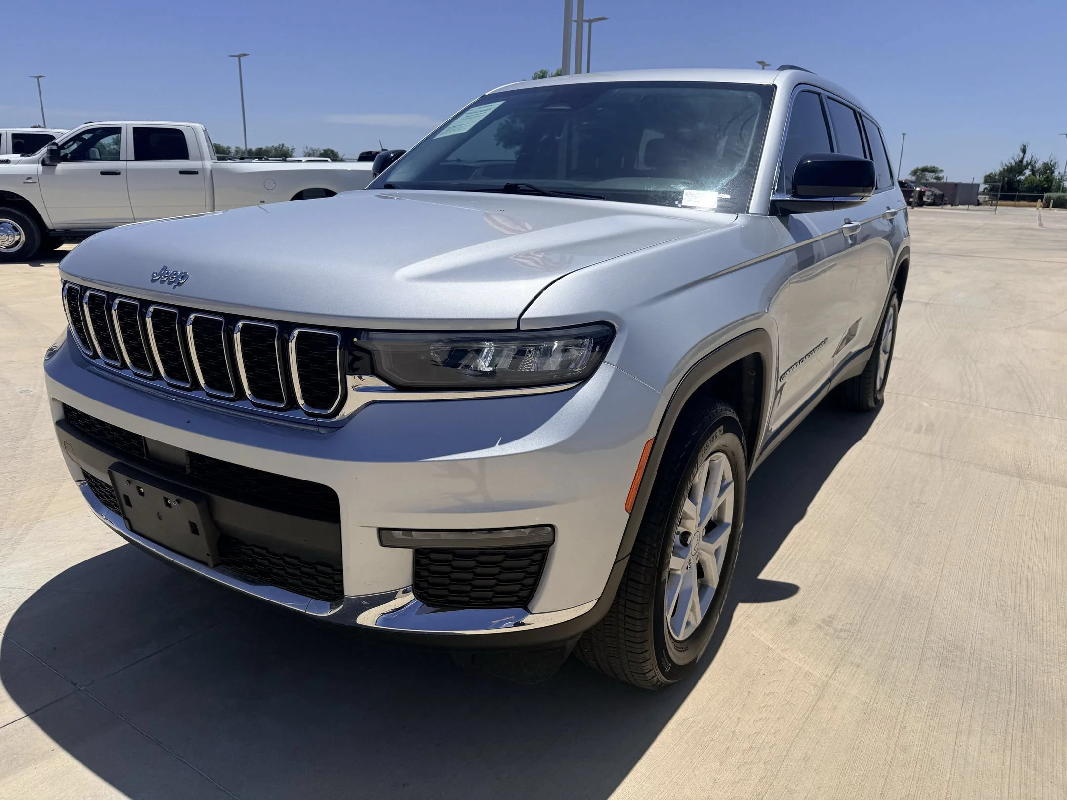 Used 2024 Silver Jeep Limited image 11