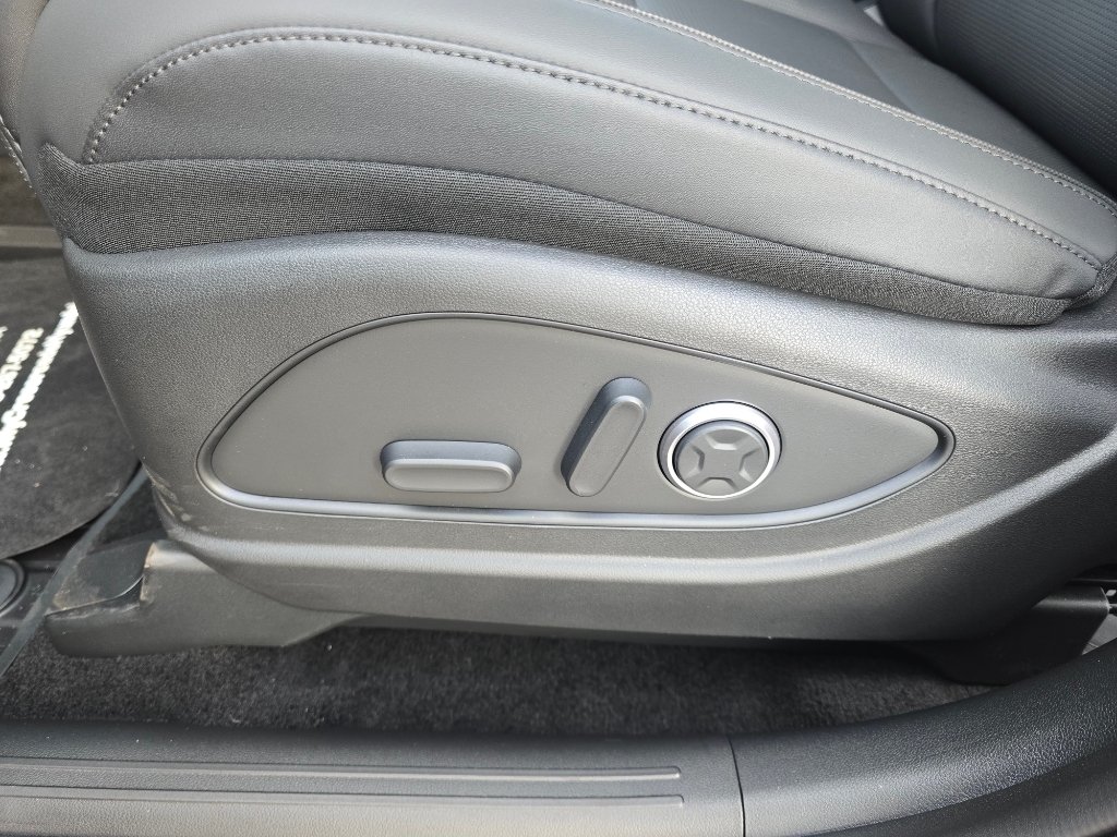 New 2026 Abyss Black Pearl Hyundai SEL Premium 7P image 17