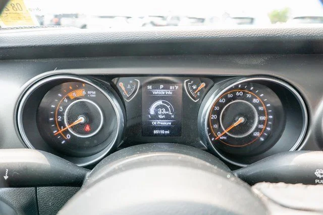 Used 2022 Blue Jeep Sport image 18