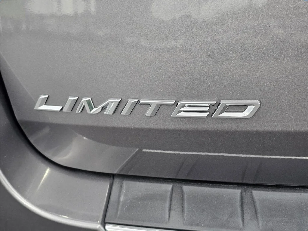 Used 2021 Carbonized Gray Ford Limited image 11
