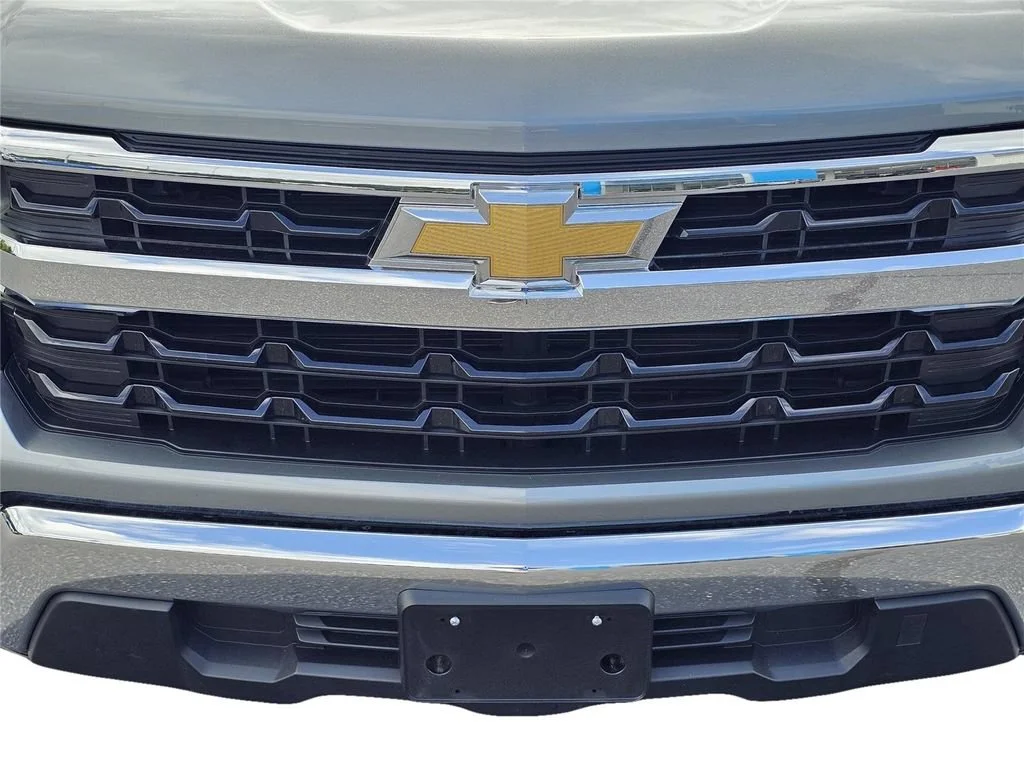 Used 2023 Sterling Gray Metallic Chevrolet LT image 3