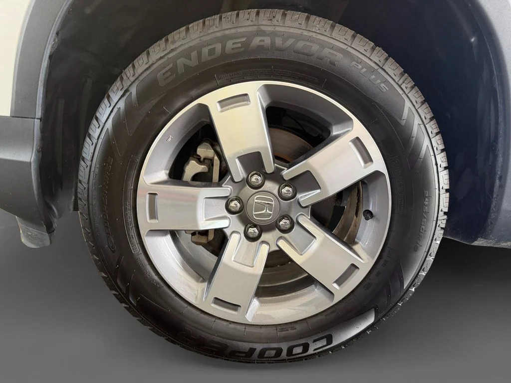 Used 2024 White Honda RTL image 16