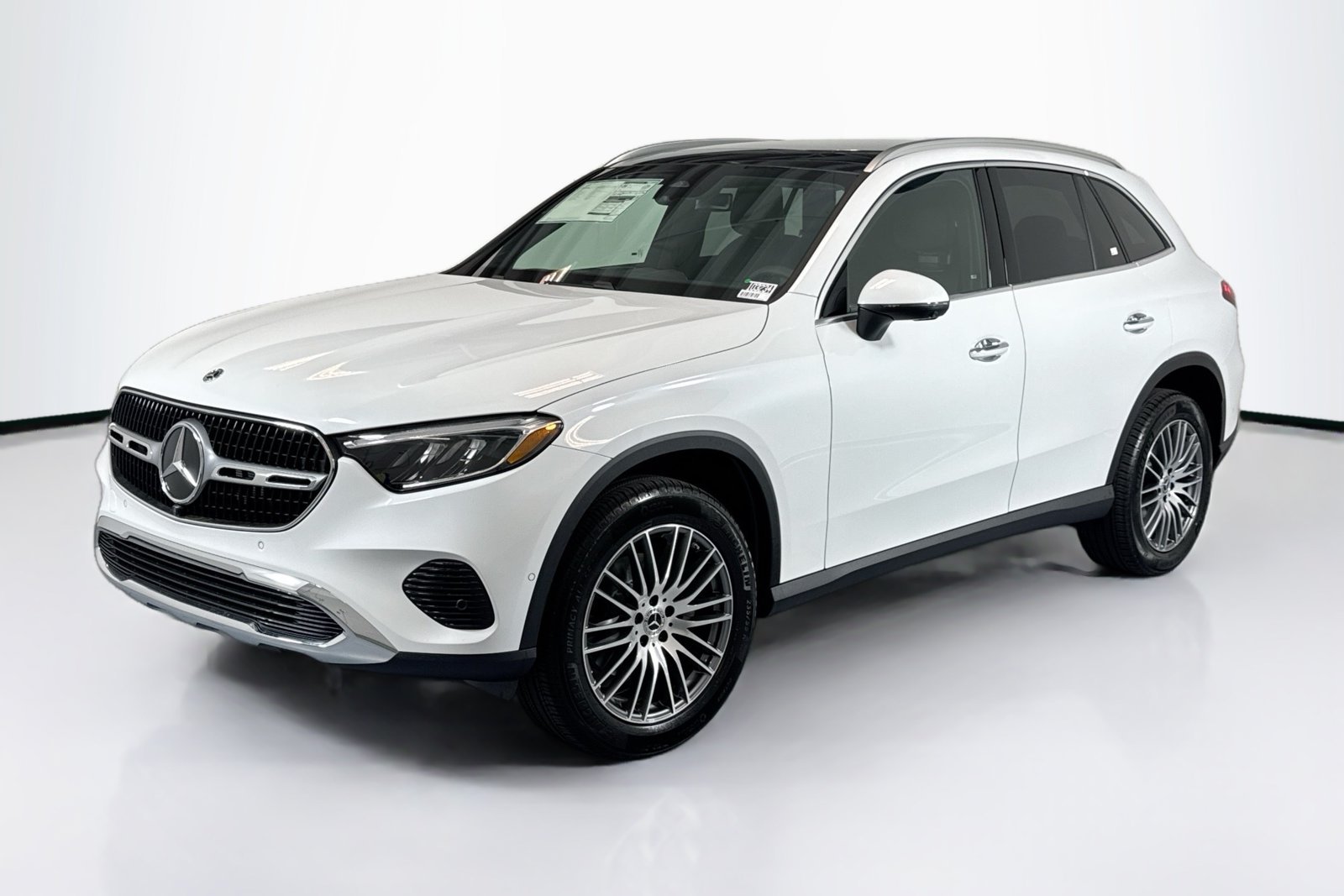 New 2026 MANUFAKTUR Moonlight White Metallic Mercedes-Benz GLC 300 image 1