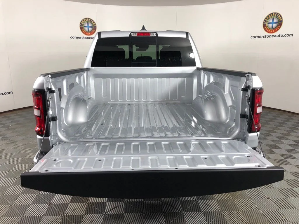 New 2026 Silver Zynith Exterior Paint RAM Big Horn/Lone Star image 22