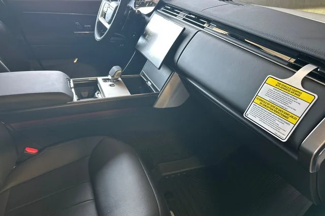 New 2026 Fuji White Land Rover SE image 14