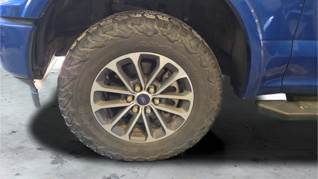 Used 2018 Blue Ford XLT image 17