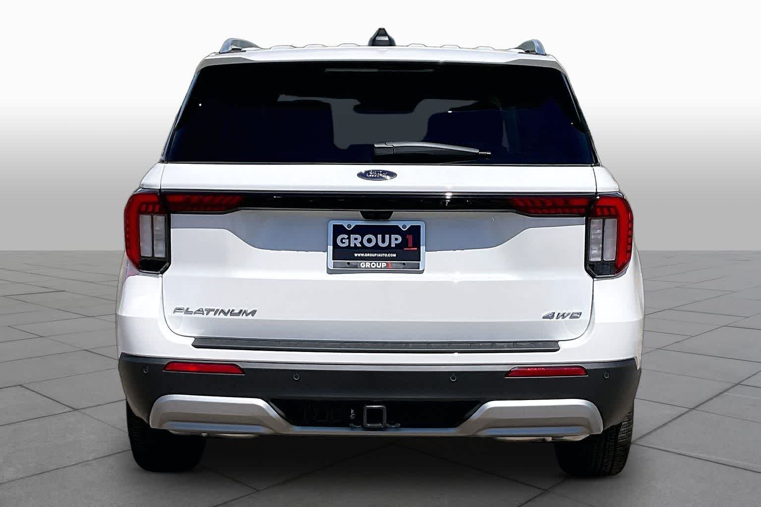 New 2026 Star White Metallic Tri-Coat Ford Platinum™ image 4