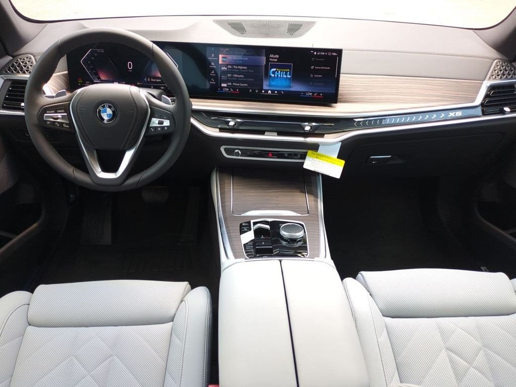 New 2026 Alpine White BMW sDrive40i image 15