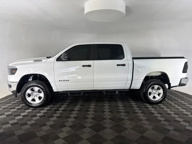 Used 2023 White Ram Big Horn/Lone Star image 8