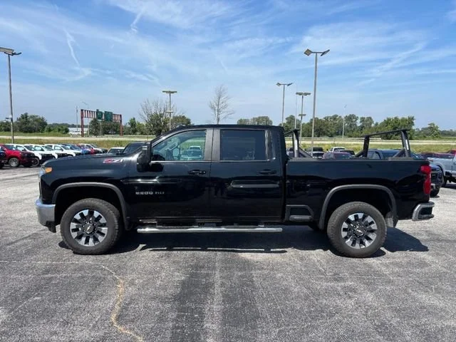 Used 2021 BLACK Chevrolet LT image 2