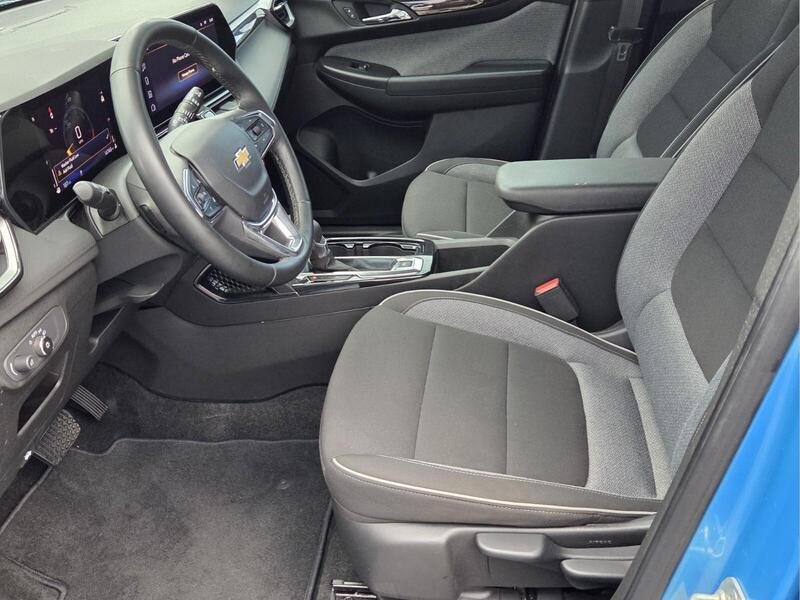 Used 2025 Marina Blue CHEVROLET FWD 4DR LT image 10