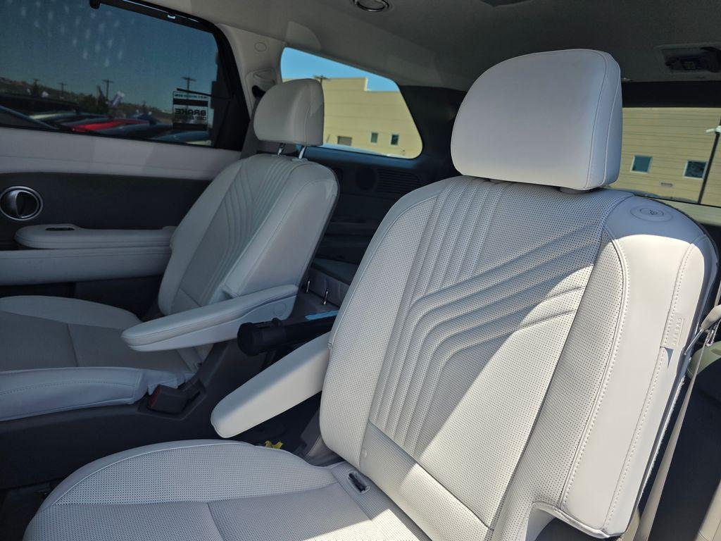 New 2026 Gray Hyundai Blue SEL 7P image 16