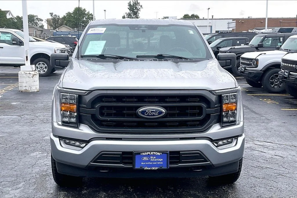 Used 2023 Silver Ford XLT image 2