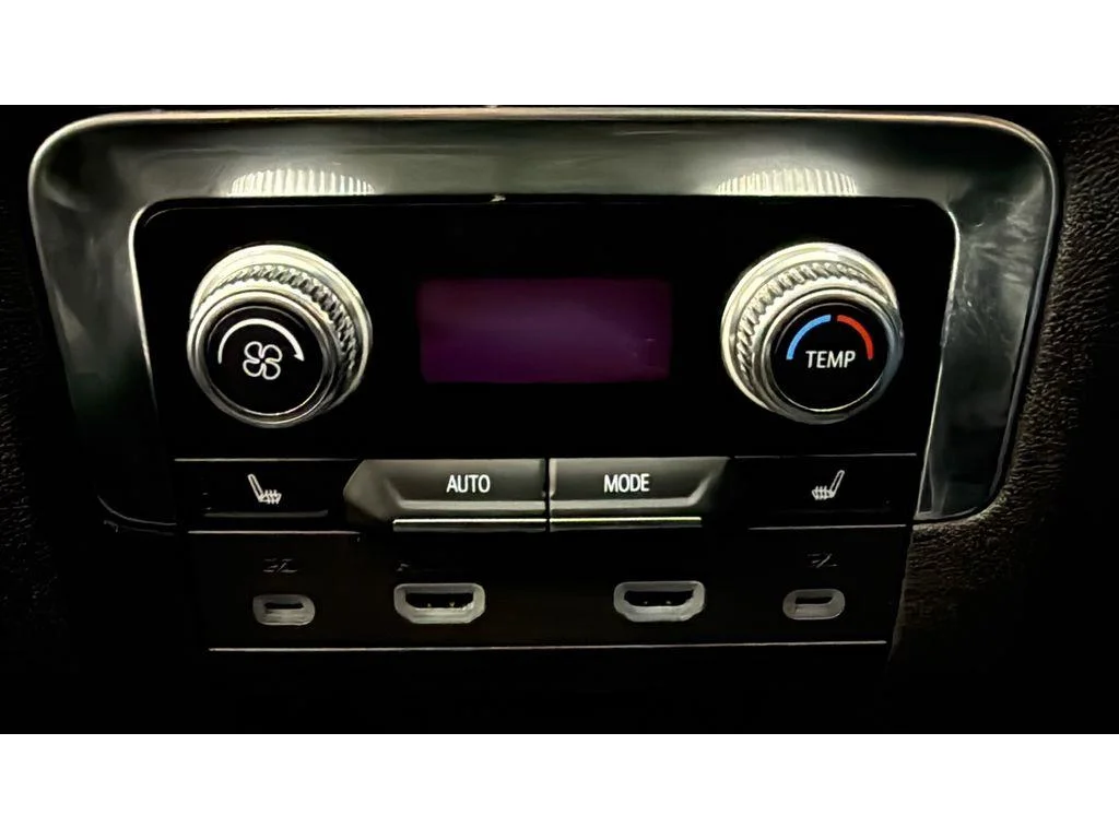 Used 2023 Onyx Black GMC Denali image 35